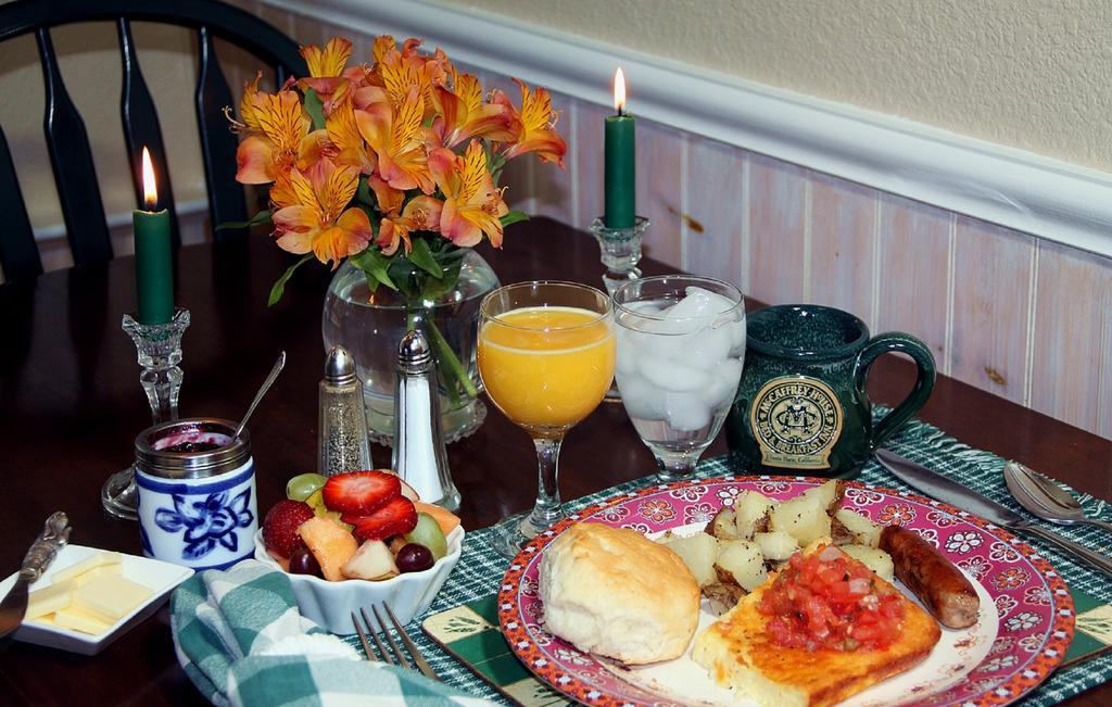 Mccaffrey House Bed And Breakfast Inn Twain Harte Room photo