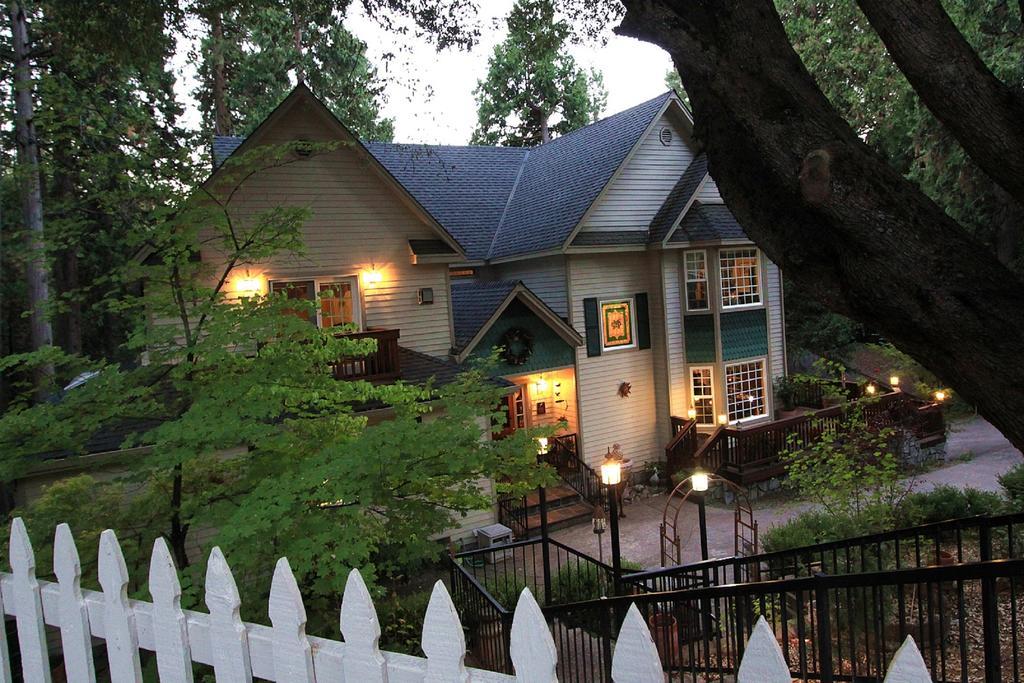 Mccaffrey House Bed And Breakfast Inn Twain Harte Exterior photo