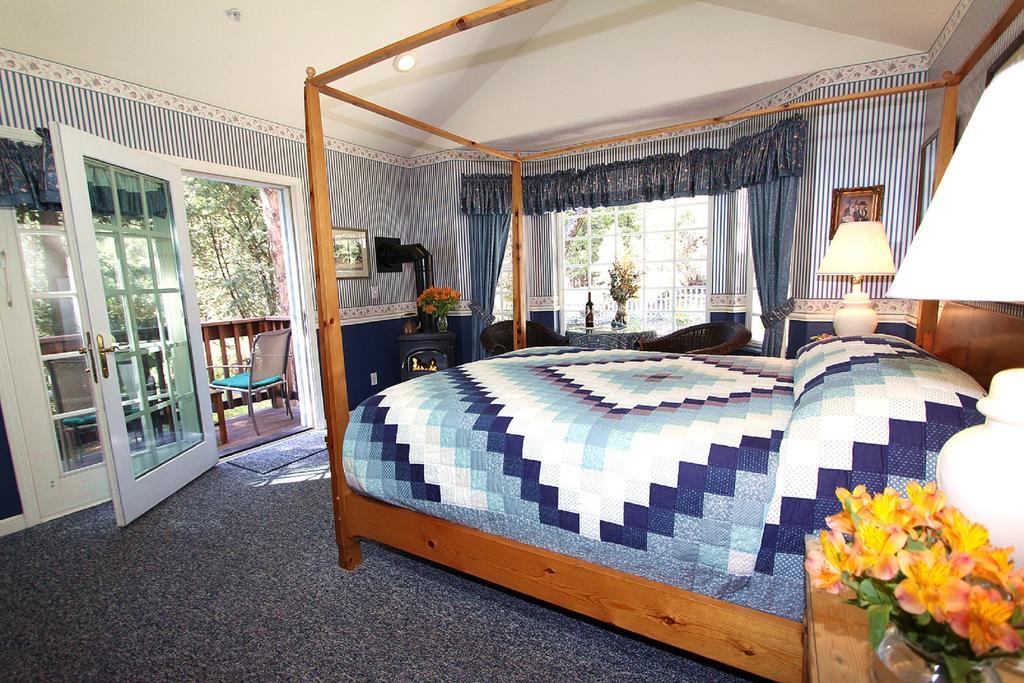 Mccaffrey House Bed And Breakfast Inn Twain Harte Room photo